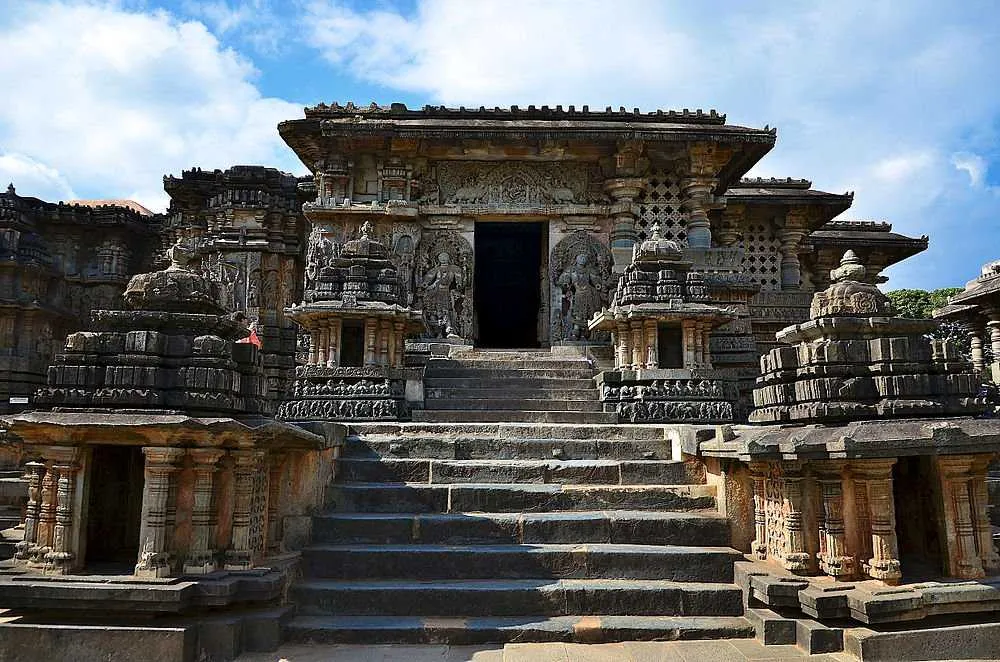 Hoysaleshwara Temple, Halebid
